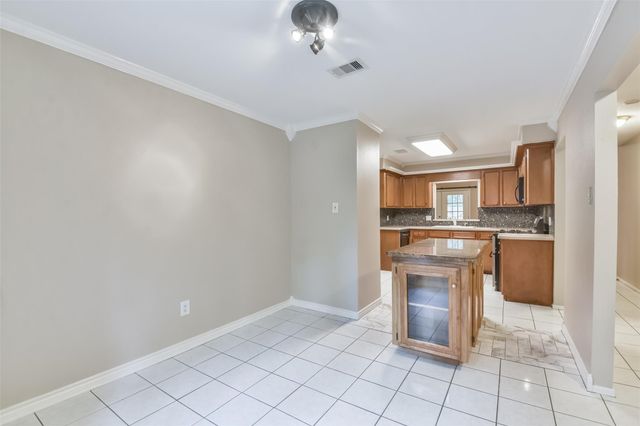 20 Tulip Hill Court, Spring, TX 77380