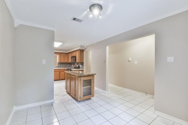 20 Tulip Hill Court, Spring, TX 77380