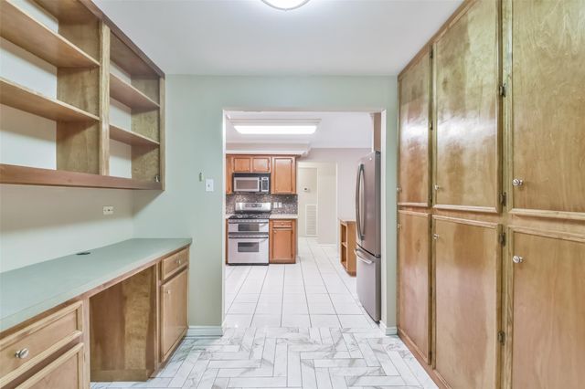 20 Tulip Hill Court, Spring, TX 77380