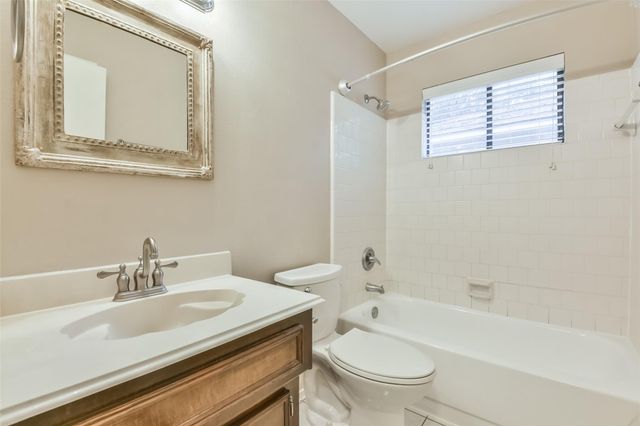 20 Tulip Hill Court, Spring, TX 77380
