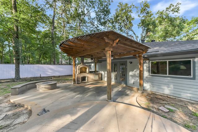 20 Tulip Hill Court, Spring, TX 77380