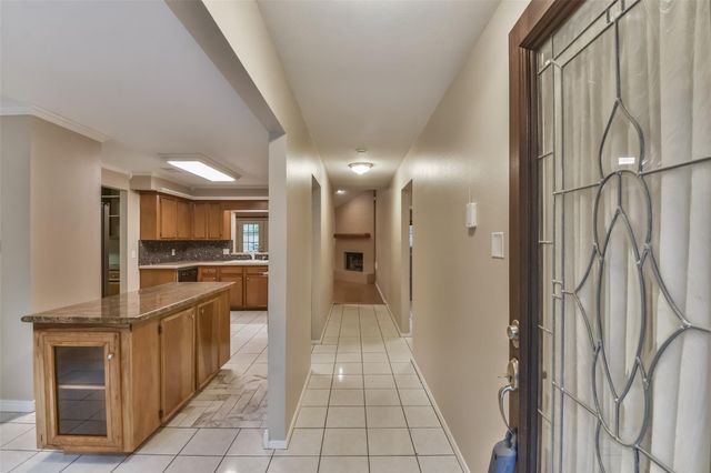 20 Tulip Hill Court, Spring, TX 77380