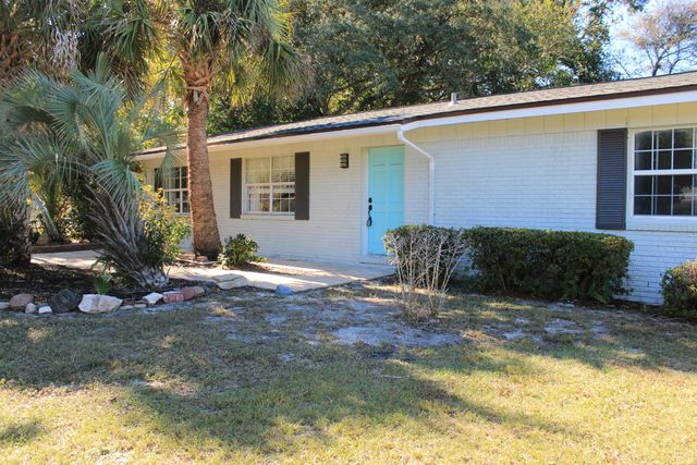 215 NE Buck Drive, Fort Walton Beach, FL 32548
