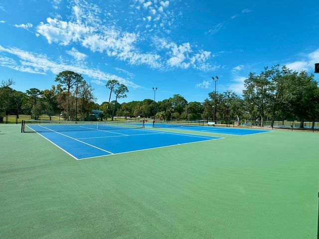 215 NE Buck Drive, Fort Walton Beach, FL 32548