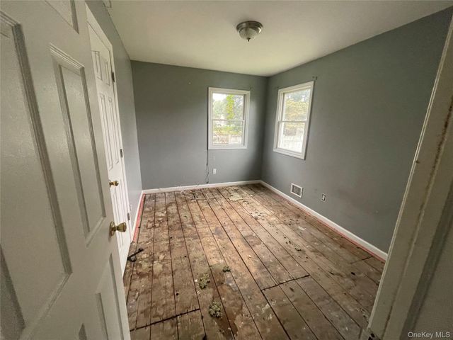 3 Surrey Drive, Amityville, NY 11701
