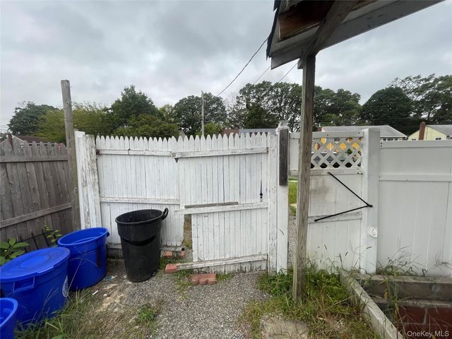 3 Surrey Drive, Amityville, NY 11701