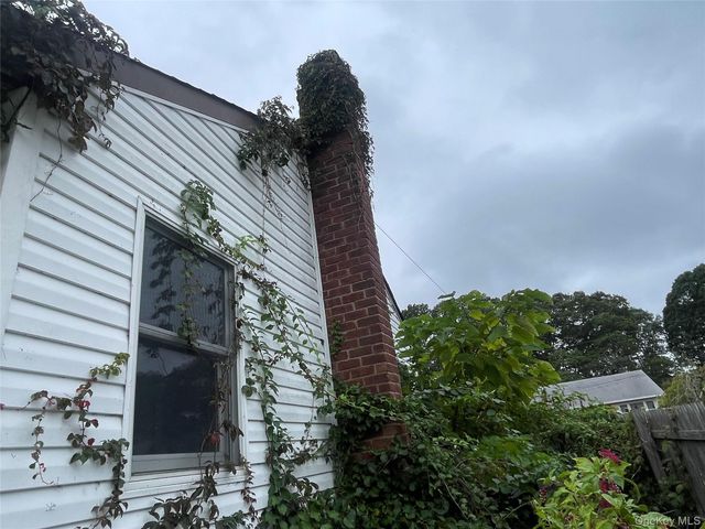 3 Surrey Drive, Amityville, NY 11701