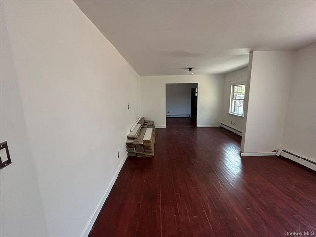 8 Mahogany Road, Rocky Point, NY 11778