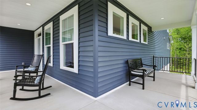 5172 Brandon Pines Dr, Providence Forge, VA 23140