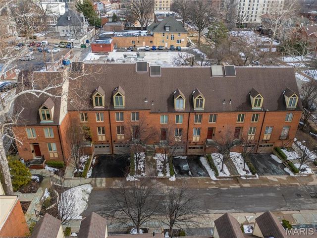 112 W Pine Place, St Louis, MO 63108