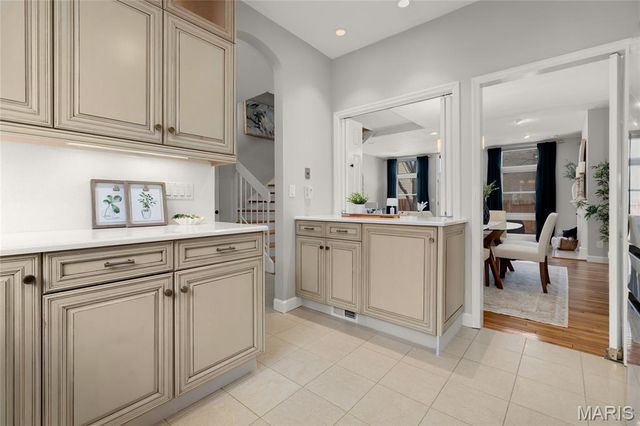 112 W Pine Place, St Louis, MO 63108