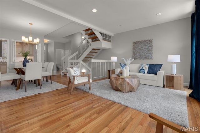 112 W Pine Place, St Louis, MO 63108