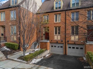 112 W Pine Place, St Louis, MO 63108