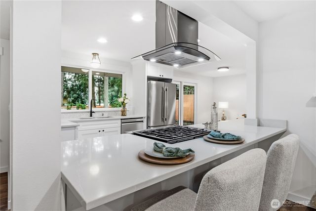 11903 NE 142nd Place, Kirkland, WA 98034