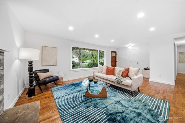 11903 NE 142nd Place, Kirkland, WA 98034