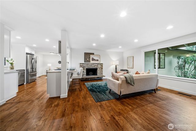 11903 NE 142nd Place, Kirkland, WA 98034