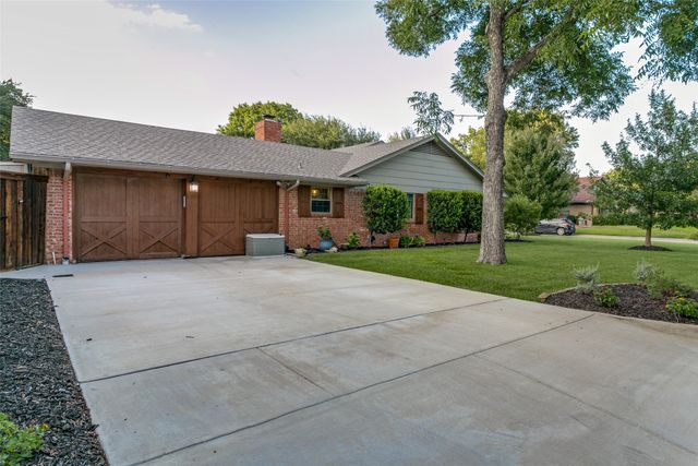 2845 Autumn Drive, Hurst, TX 76054