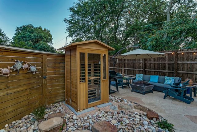 2845 Autumn Drive, Hurst, TX 76054
