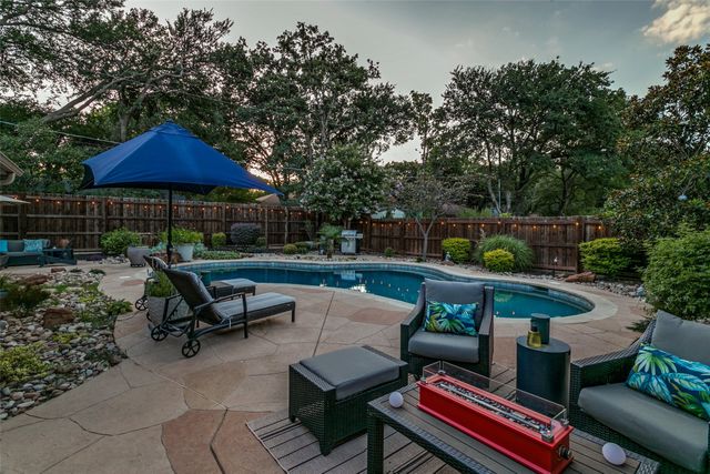 2845 Autumn Drive, Hurst, TX 76054