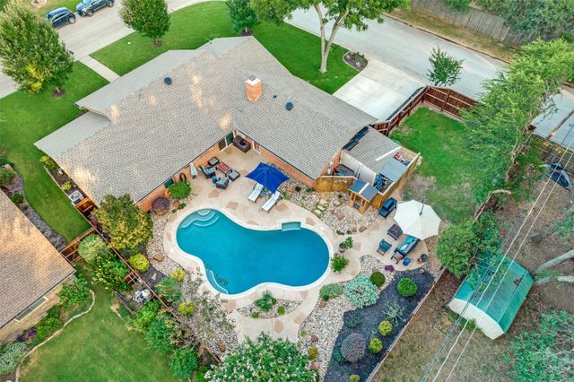 2845 Autumn Drive, Hurst, TX 76054