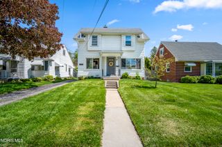 4211 S Detroit Avenue, Toledo, OH 43614