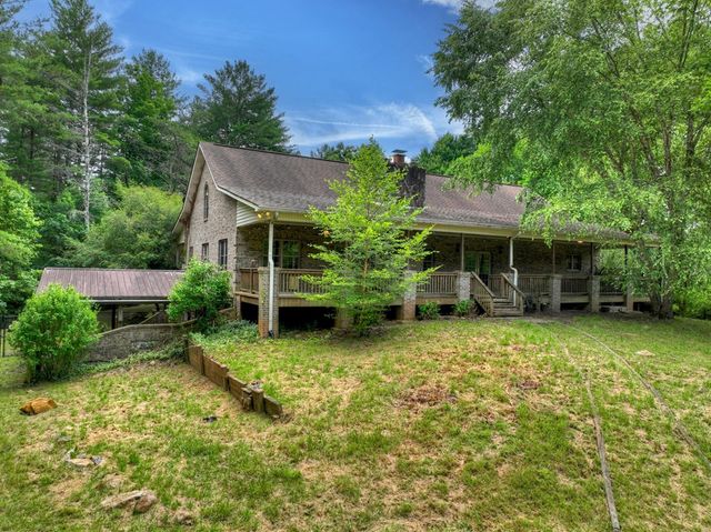 95 Laughing Bird Lane, Ellijay, GA 30536