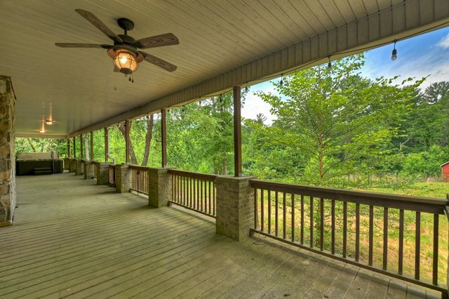 95 Laughing Bird Lane, Ellijay, GA 30536