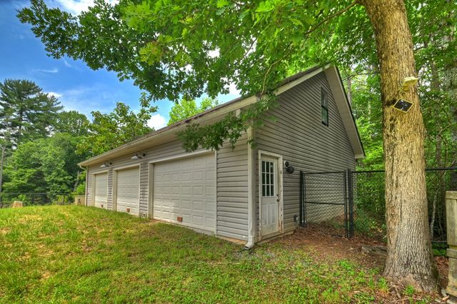 95 Laughing Bird Lane, Ellijay, GA 30536