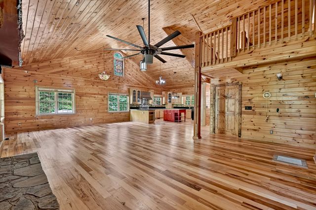 95 Laughing Bird Lane, Ellijay, GA 30536