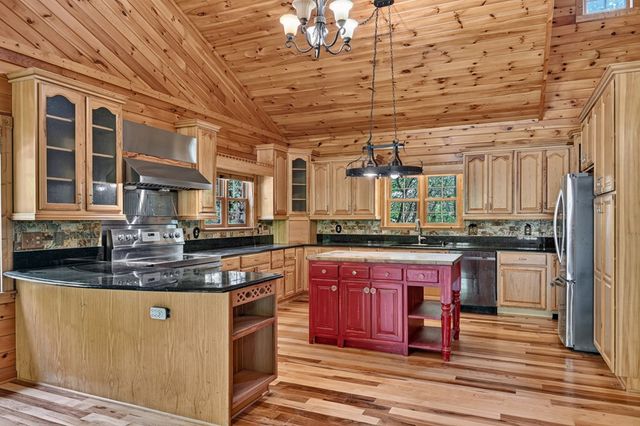 95 Laughing Bird Lane, Ellijay, GA 30536