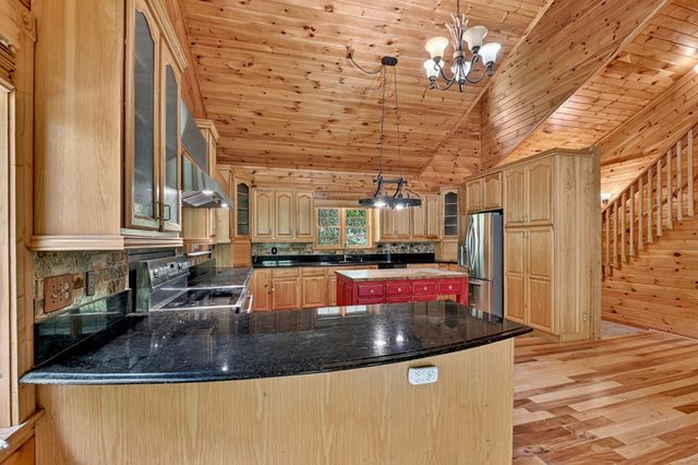 95 Laughing Bird Lane, Ellijay, GA 30536
