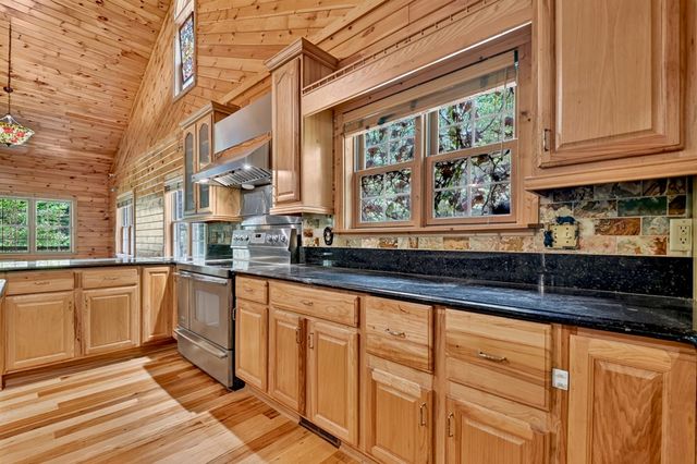 95 Laughing Bird Lane, Ellijay, GA 30536
