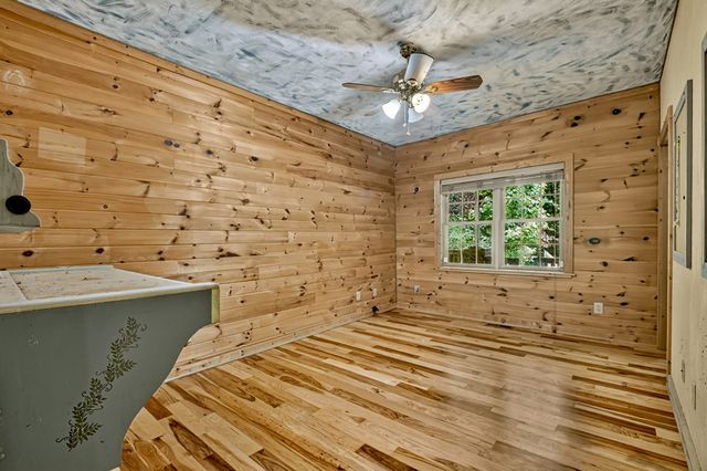 95 Laughing Bird Lane, Ellijay, GA 30536