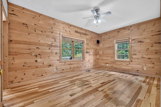 95 Laughing Bird Lane, Ellijay, GA 30536