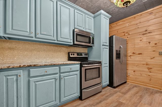 95 Laughing Bird Lane, Ellijay, GA 30536