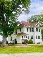 527 Swisher View Dr SW, Swisher, IA 52338