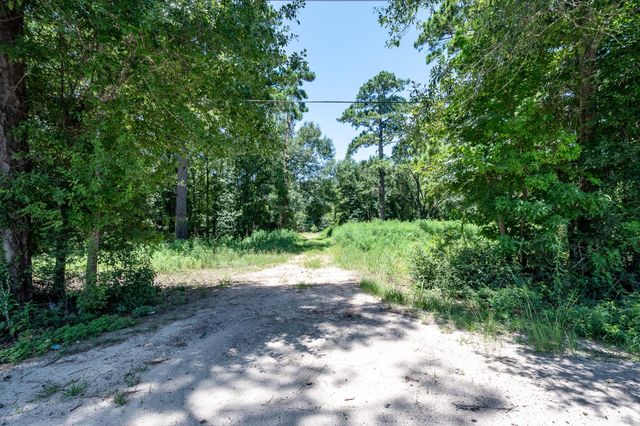 10710 Waukegan Road, Conroe, TX 77306