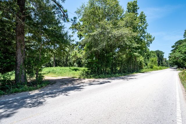 10710 Waukegan Road, Conroe, TX 77306