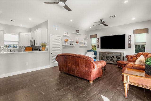 7033 NW 63rd Way, Parkland, FL 33067