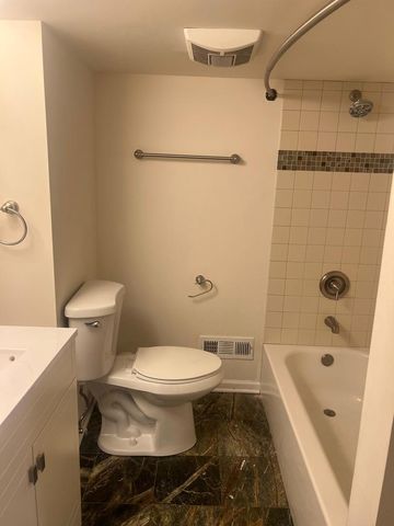 5749 W 63rd Place, Chicago, IL 60638