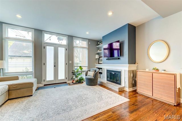114 W Pine Place 7, St Louis, MO 63108