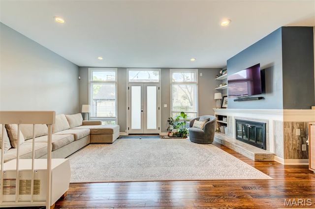 114 W Pine Place 7, St Louis, MO 63108