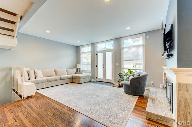 114 W Pine Place 7, St Louis, MO 63108