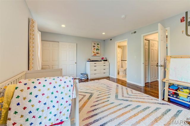 114 W Pine Place 7, St Louis, MO 63108