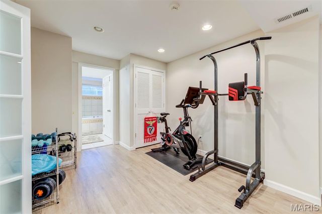 114 W Pine Place 7, St Louis, MO 63108