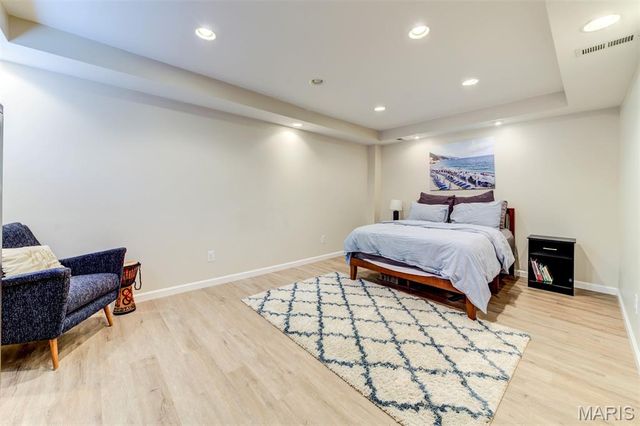 114 W Pine Place 7, St Louis, MO 63108