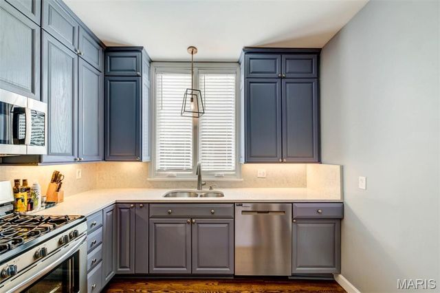 114 W Pine Place 7, St Louis, MO 63108