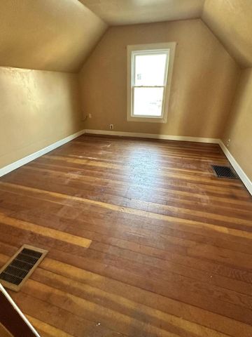 5810 20th AVENUE, Kenosha, WI 53140