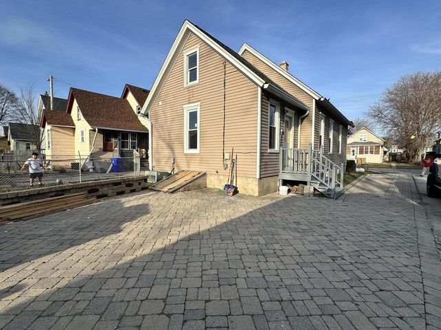 5810 20th AVENUE, Kenosha, WI 53140