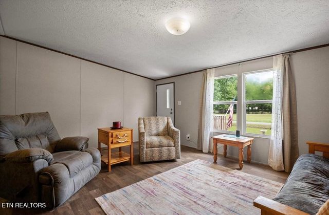 934 Holly Glen Ln, Decatur, TN 37322